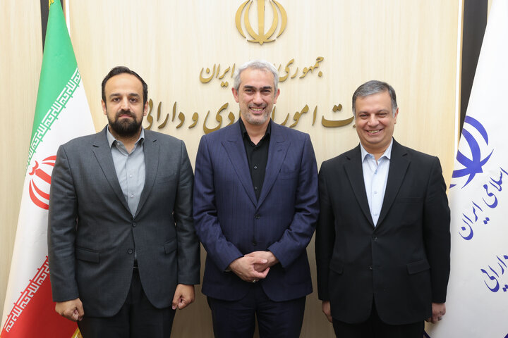 رضا لیاقت ورز به عنوان سرپرست مرکز روابط عمومی و اطلاع رسانی وزارت اقتصاد معارفه شد رضا لیاقت ورز به عنوان سرپرست مرکز روابط عمومی و اطلاع رسانی وزارت اقتصاد معارفه شد