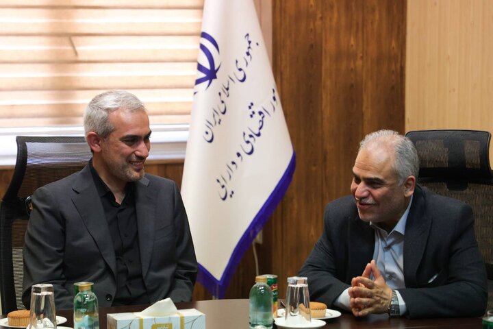 خدمت‌رسانی به مردم باقوت بیشتر ادامه دارد/ عزم وزارت اقتصاد برای پیشبرد اهداف اقتصادی