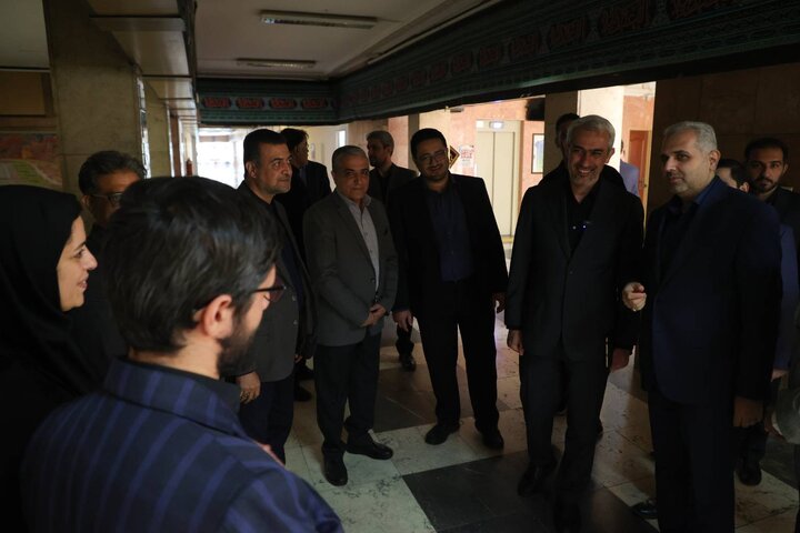 بازدید وزیر اقتصاد از بخش های گوناگون وزارت امور اقتصادی و دارایی ۱۴۰۴/۰۴/۲۱