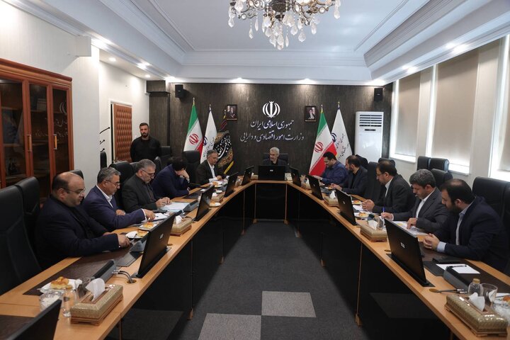 بازدید وزیر اقتصاد از بخش های گوناگون وزارت امور اقتصادی و دارایی ۱۴۰۴/۰۴/۲۱