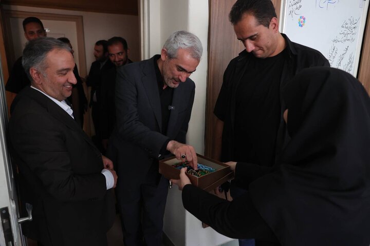 بازدید وزیر اقتصاد از بخش های گوناگون وزارت امور اقتصادی و دارایی ۱۴۰۴/۰۴/۲۱