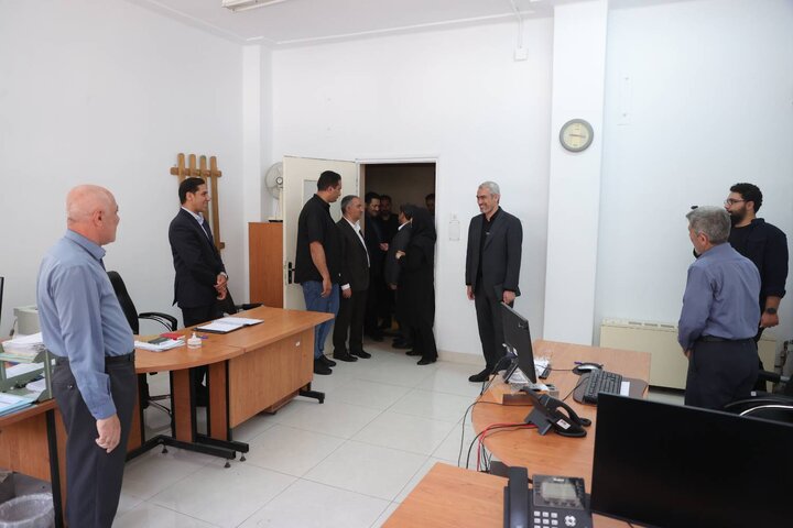 بازدید وزیر اقتصاد از بخش های گوناگون وزارت امور اقتصادی و دارایی ۱۴۰۴/۰۴/۲۱