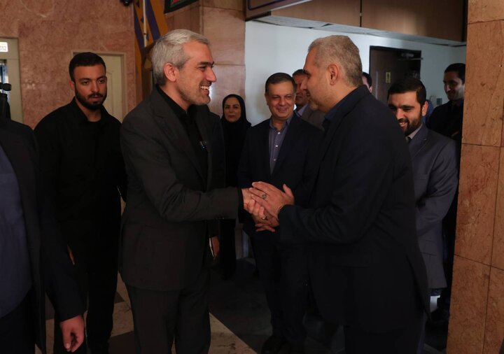 بازدید وزیر اقتصاد از بخش های گوناگون وزارت امور اقتصادی و دارایی ۱۴۰۴/۰۴/۲۱