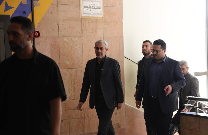 بازدید وزیر اقتصاد از بخش های گوناگون وزارت امور اقتصادی و دارایی ۱۴۰۴/۰۴/۲۱