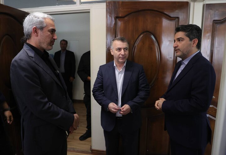 بازدید وزیر اقتصاد از بخش های گوناگون وزارت امور اقتصادی و دارایی ۱۴۰۴/۰۴/۲۱