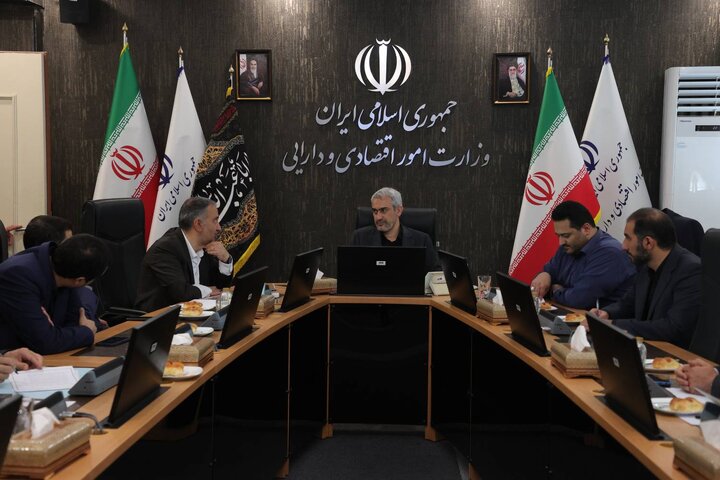 بازدید وزیر اقتصاد از بخش های گوناگون وزارت امور اقتصادی و دارایی ۱۴۰۴/۰۴/۲۱