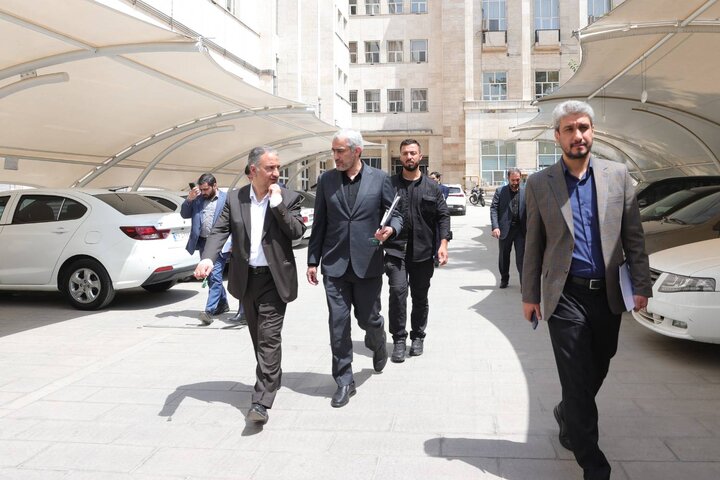 بازدید وزیر اقتصاد از بخش های گوناگون وزارت امور اقتصادی و دارایی ۱۴۰۴/۰۴/۲۱