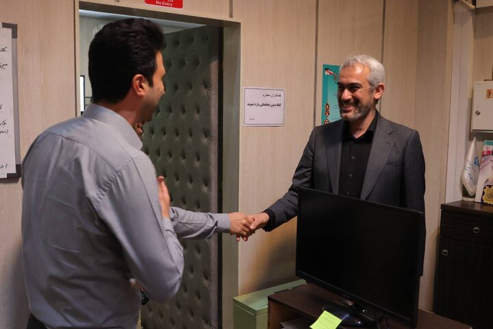 بازدید دکتر مدنی زاده از بخش های گوناگون وزارت اقتصاد