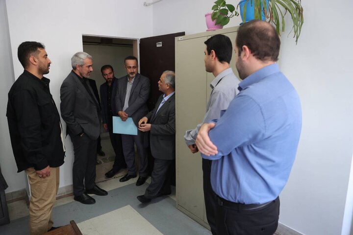 بازدید دکتر مدنی زاده از بخش های گوناگون وزارت اقتصاد