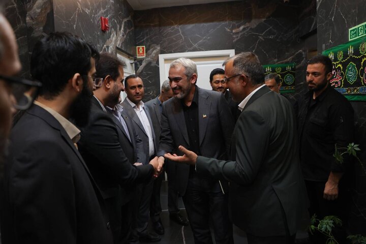 بازدید وزیر اقتصاد از نمایشگاه مبارزه با پولشویی و تامین مالی تروریسم مرکز اطلاعات مالی