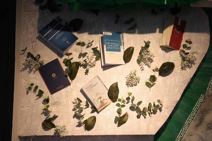 بازدید وزیر اقتصاد از نمایشگاه مبارزه با پولشویی و تامین مالی تروریسم مرکز اطلاعات مالی