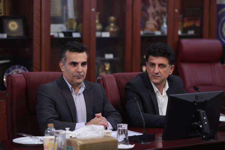 دیدار وزیر اقتصاد با اعضای هیات رئیسه اتاق اصناف ایران