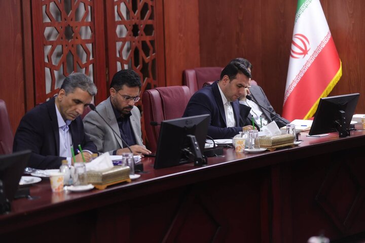 دیدار وزیر اقتصاد با اعضای هیات رئیسه اتاق اصناف ایران