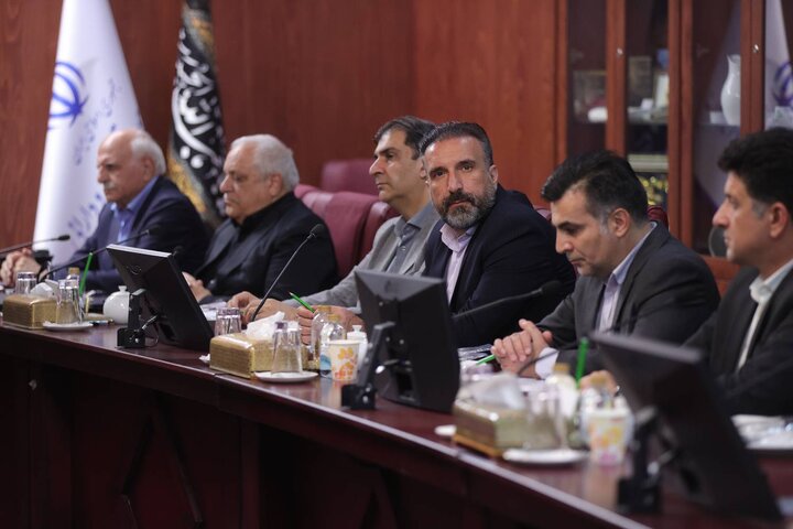 دیدار وزیر اقتصاد با اعضای هیات رئیسه اتاق اصناف ایران