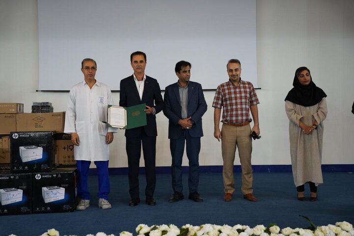 مشارکت بانک رفاه کارگران در تجهیز مراکز بهداشتی و درمانی استان هرمزگان