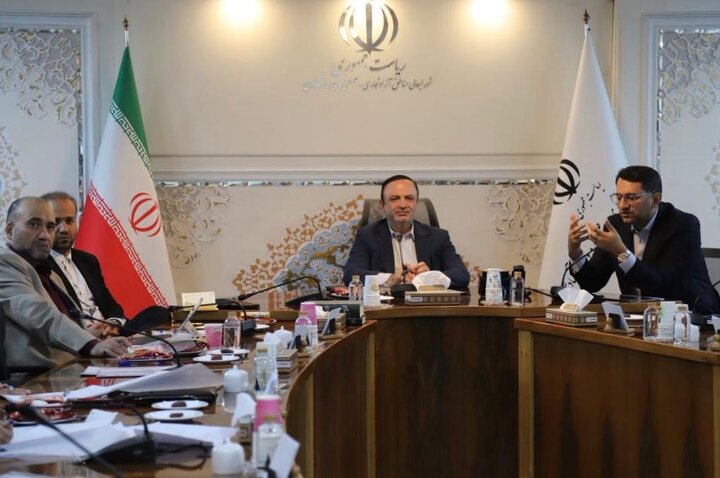 نشست  دبیر شورای‌عالی مناطق آزاد با اعضای هیأت‌مدیره سازمان منطقه آزاد کیش برگزار شد