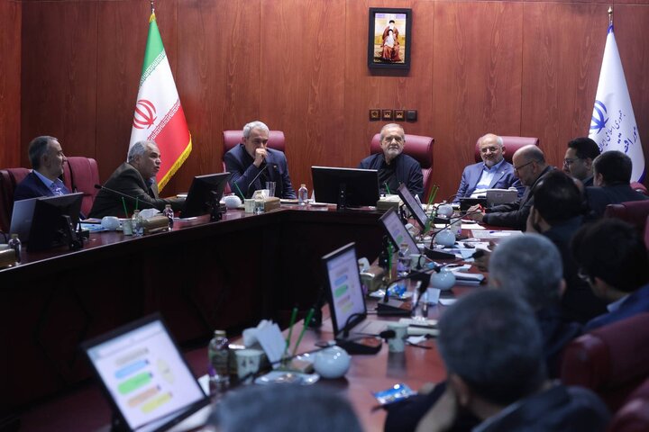 حضور سرزده رئیس جمهور در وزارت امور اقتصادی و دارایی