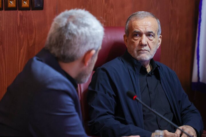 حضور سرزده رئیس جمهور در وزارت امور اقتصادی و دارایی