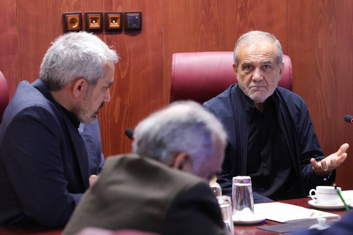 حضور سرزده رئیس جمهور در وزارت امور اقتصادی و دارایی