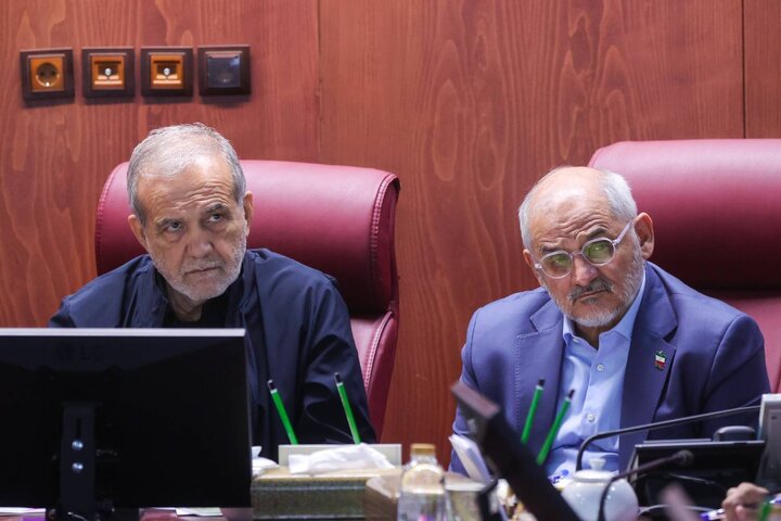 حضور سرزده رئیس جمهور در وزارت امور اقتصادی و دارایی