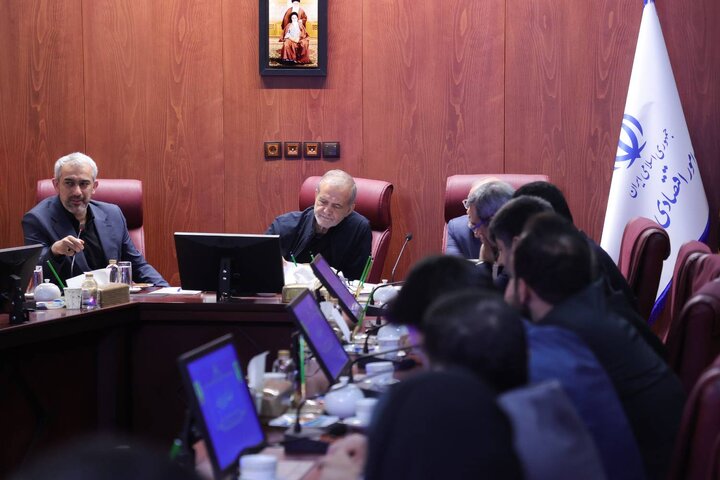 حضور سرزده رئیس جمهور در وزارت امور اقتصادی و دارایی