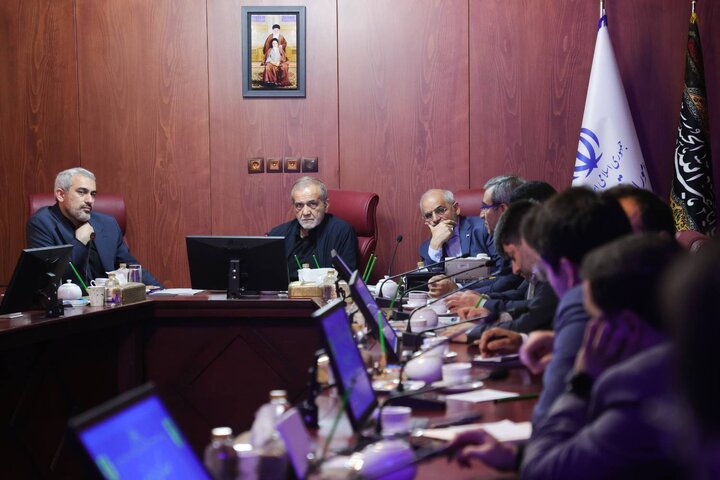 حضور سرزده رئیس جمهور در وزارت امور اقتصادی و دارایی