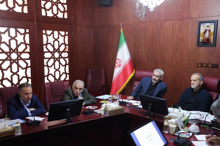 حضور سرزده رئیس جمهور در وزارت امور اقتصادی و دارایی