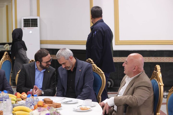 مراسم گرامیداشت روز خبرنگار با حضور وزیر اقتصاد