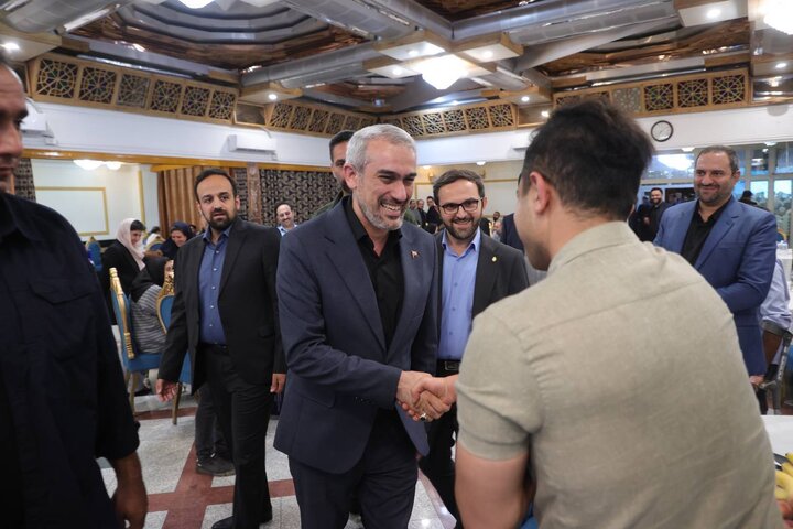 مراسم گرامیداشت روز خبرنگار با حضور وزیر اقتصاد