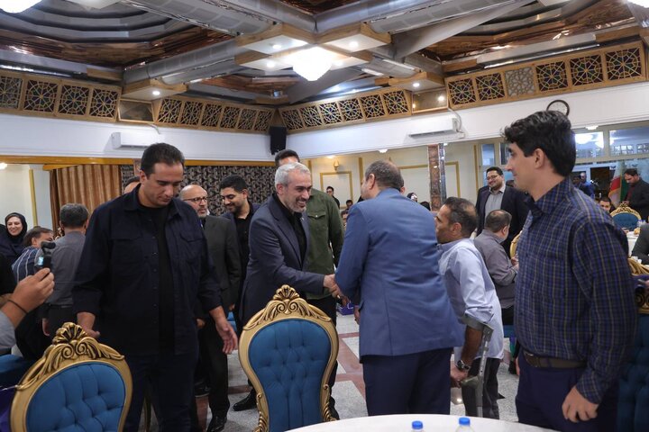 مراسم گرامیداشت روز خبرنگار با حضور وزیر اقتصاد