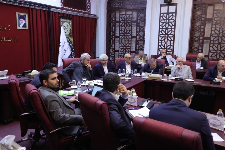 دیدار وزیر اقتصاد با اعضای مجمع کارآفرینان ایران