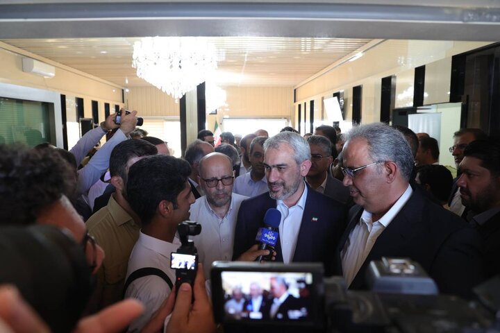 ورود وزیر اقتصاد به استان سیستان و بلوچستان