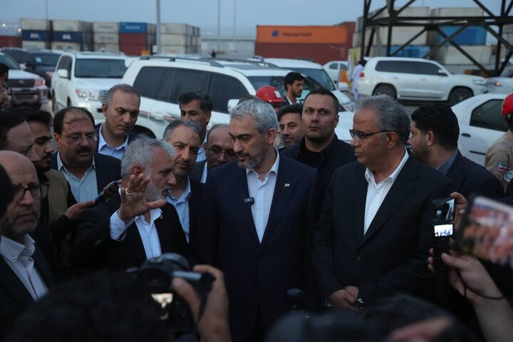 بازدید وزیر اقتصاد از بندر شهید بهشتی چابهار