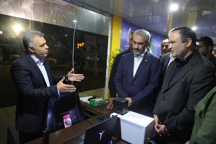 آیین رونمایی از سیستم یکپارچه صدور کارت بانکی گردشگران خارجی