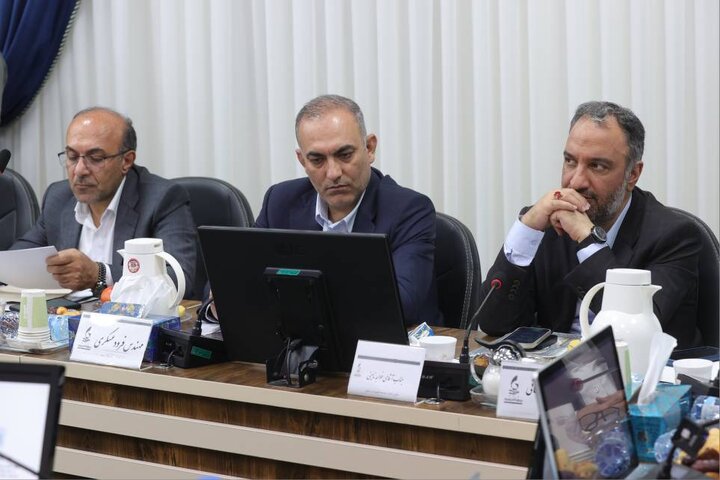 نشست مدیران و فعالان اقتصادی منطقه آزاد چابهار با وزیر اقتصاد