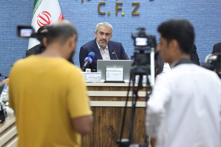 نشست مدیران و فعالان اقتصادی منطقه آزاد چابهار با وزیر اقتصاد