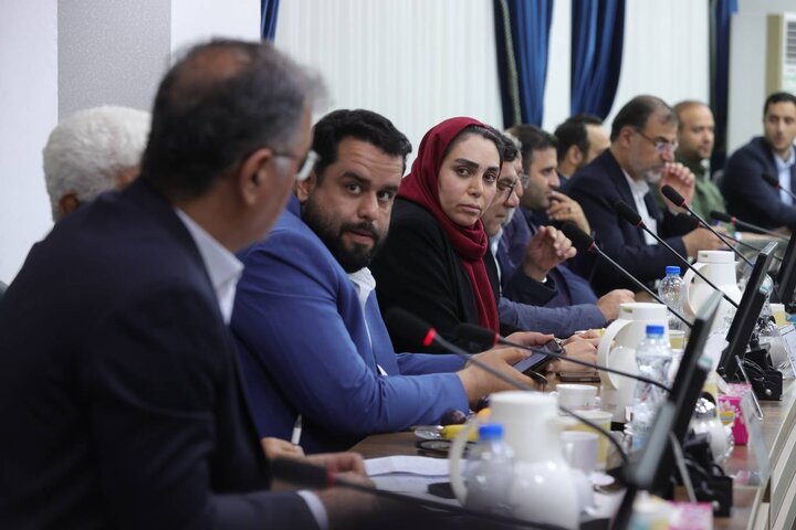 نشست مدیران و فعالان اقتصادی منطقه آزاد چابهار با وزیر اقتصاد