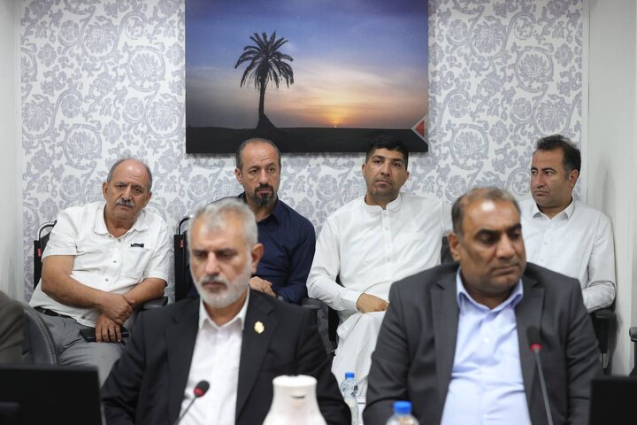 نشست مدیران و فعالان اقتصادی منطقه آزاد چابهار با وزیر اقتصاد