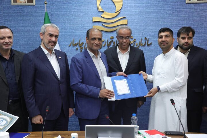 نشست مدیران و فعالان اقتصادی منطقه آزاد چابهار با وزیر اقتصاد