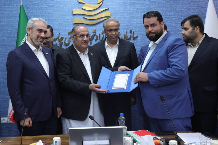 نشست مدیران و فعالان اقتصادی منطقه آزاد چابهار با وزیر اقتصاد