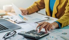 شتاب در رسیدگی به اسناد مالی یزد / بررسی حساب‌های ۵۸ دستگاه اجرایی و شهرداری‌ها