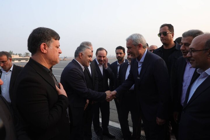 ورود وزیر اقتصاد به استان خوزستان