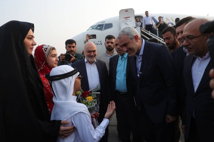 ورود وزیر اقتصاد به استان خوزستان