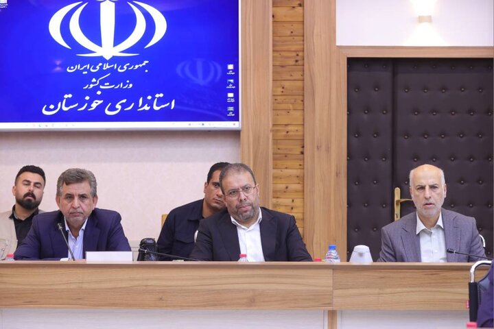 نشست مدیران و فعالان اقتصادی استان خوزستان با وزیر اقتصاد