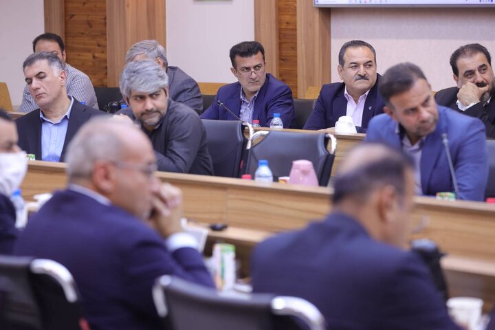 نشست مدیران و فعالان اقتصادی استان خوزستان با وزیر اقتصاد