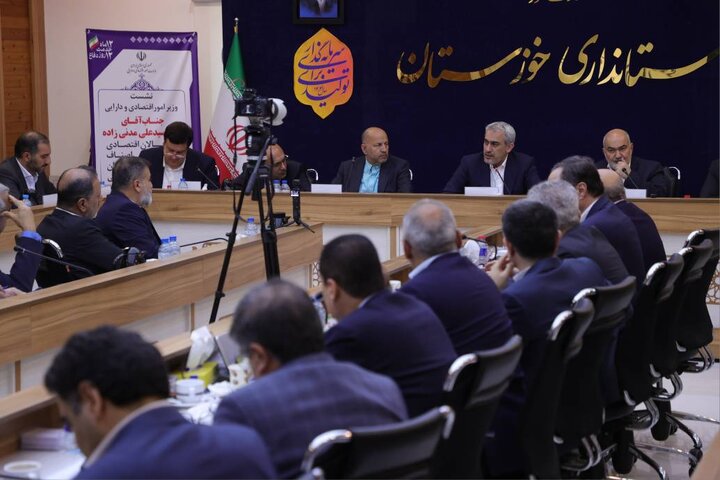 نشست مدیران و فعالان اقتصادی استان خوزستان با وزیر اقتصاد