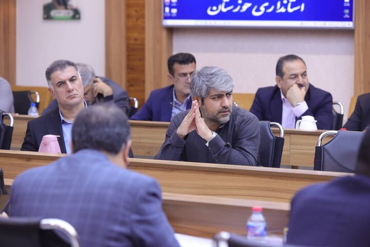 نشست مدیران و فعالان اقتصادی استان خوزستان با وزیر اقتصاد