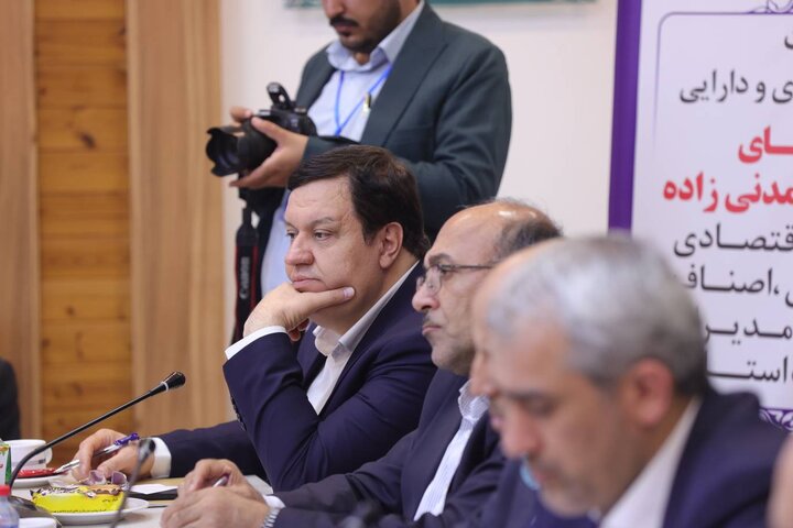 نشست مدیران و فعالان اقتصادی استان خوزستان با وزیر اقتصاد