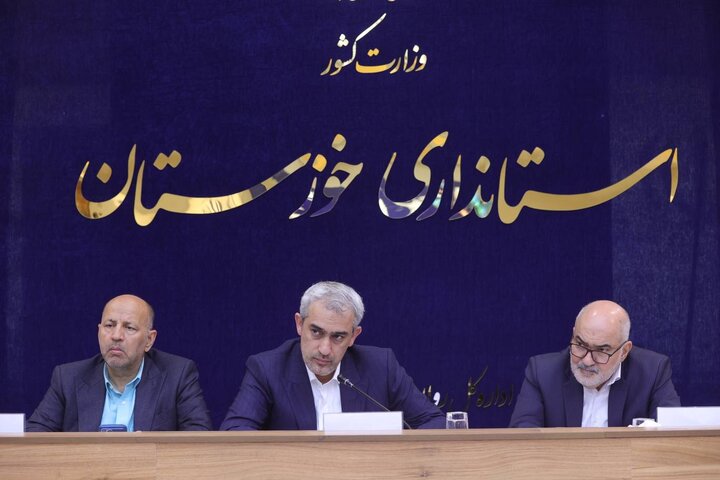 نشست مدیران و فعالان اقتصادی استان خوزستان با وزیر اقتصاد