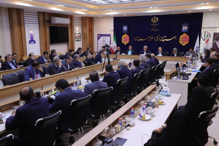 نشست مدیران و فعالان اقتصادی استان خوزستان با وزیر اقتصاد